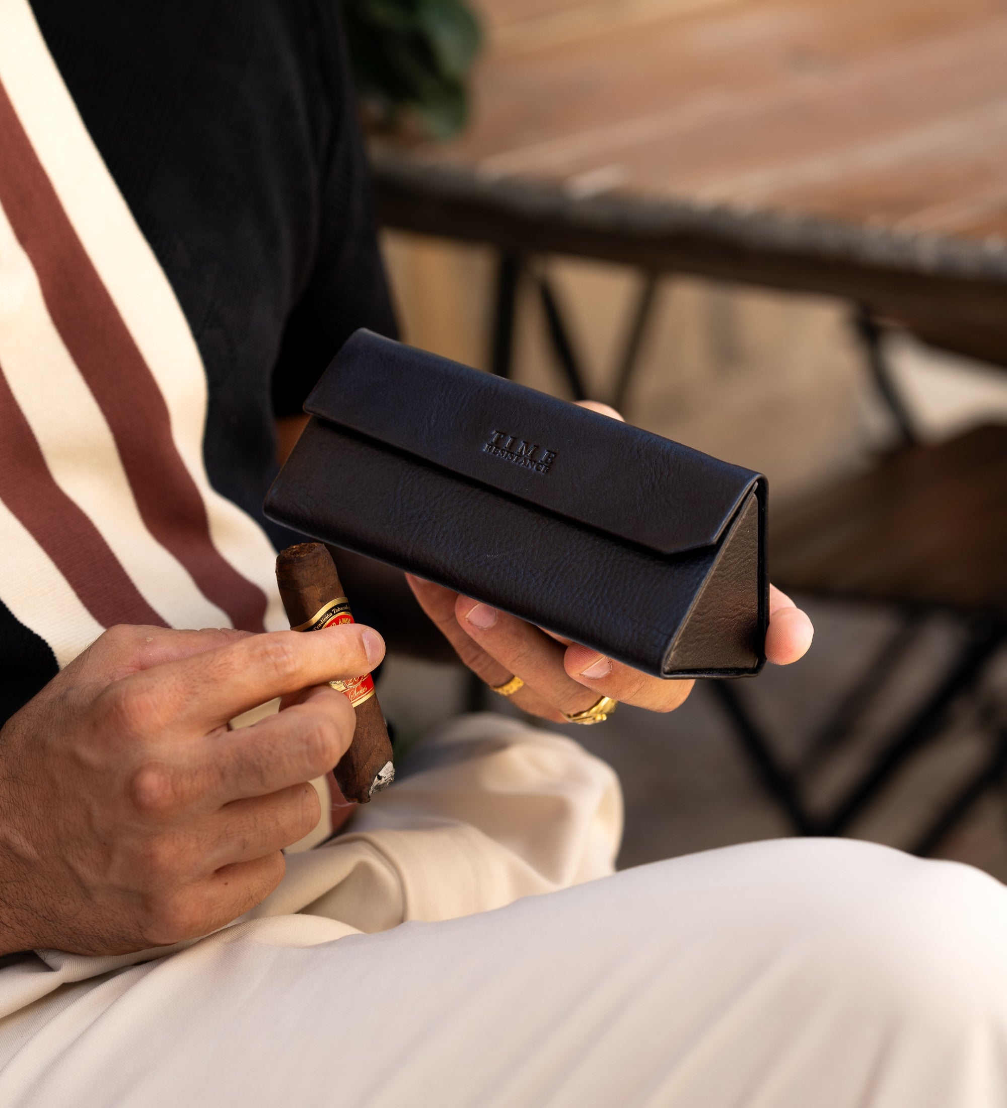 Estuche de cuero plegable para gafas: The Riddle of the Sands