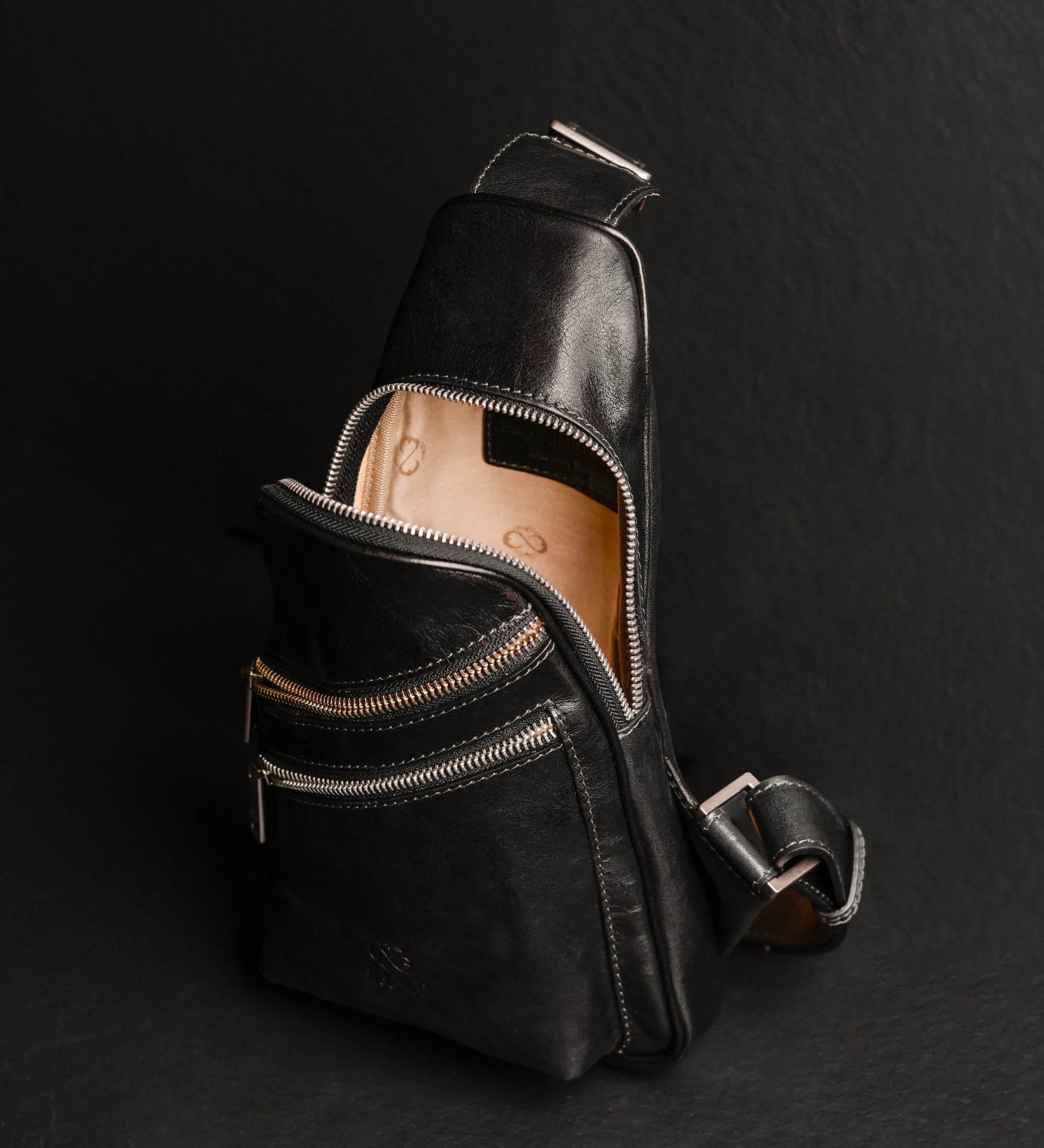 Sling bag de cuero: Catch-22