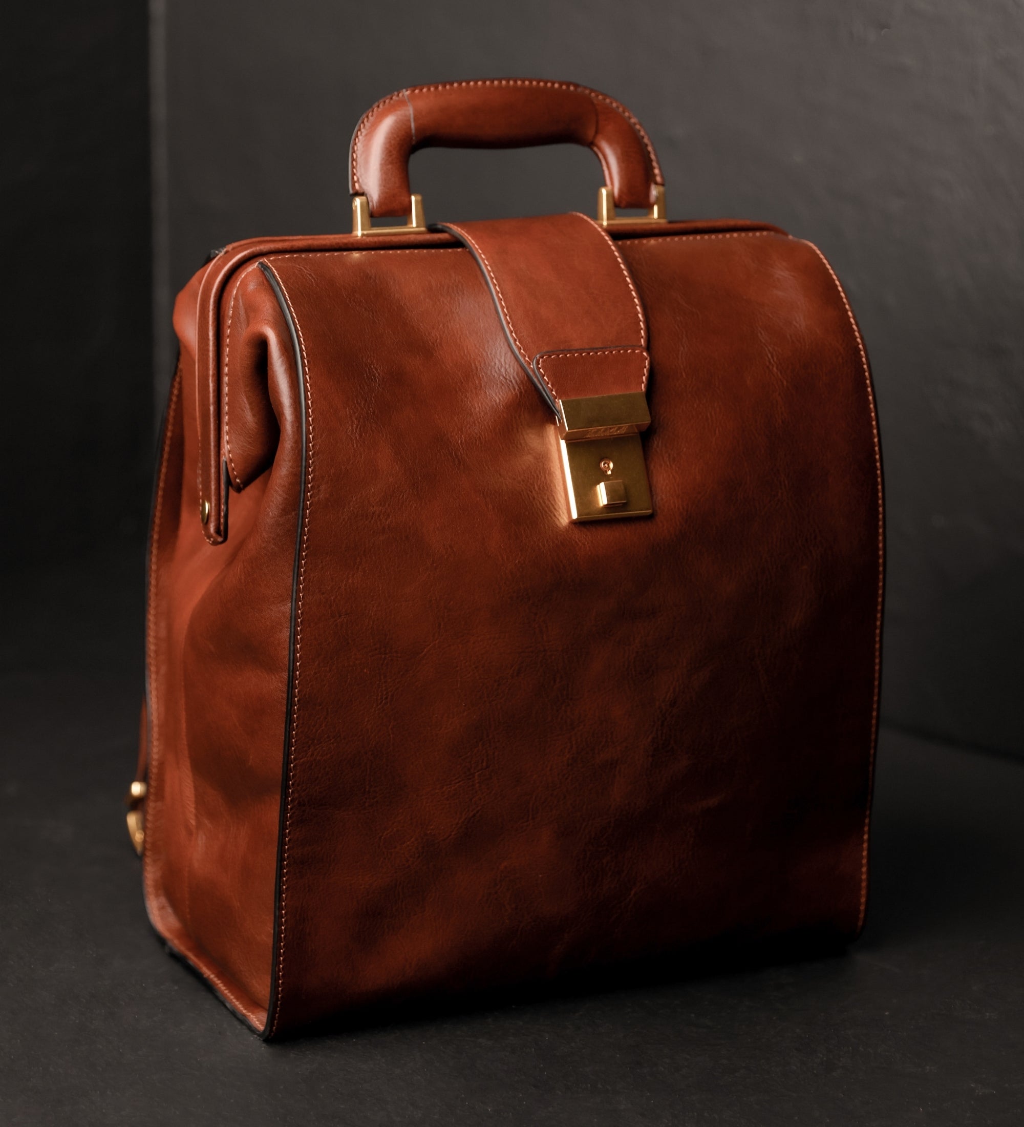 Mochila de cuero: A Brief Story of Time