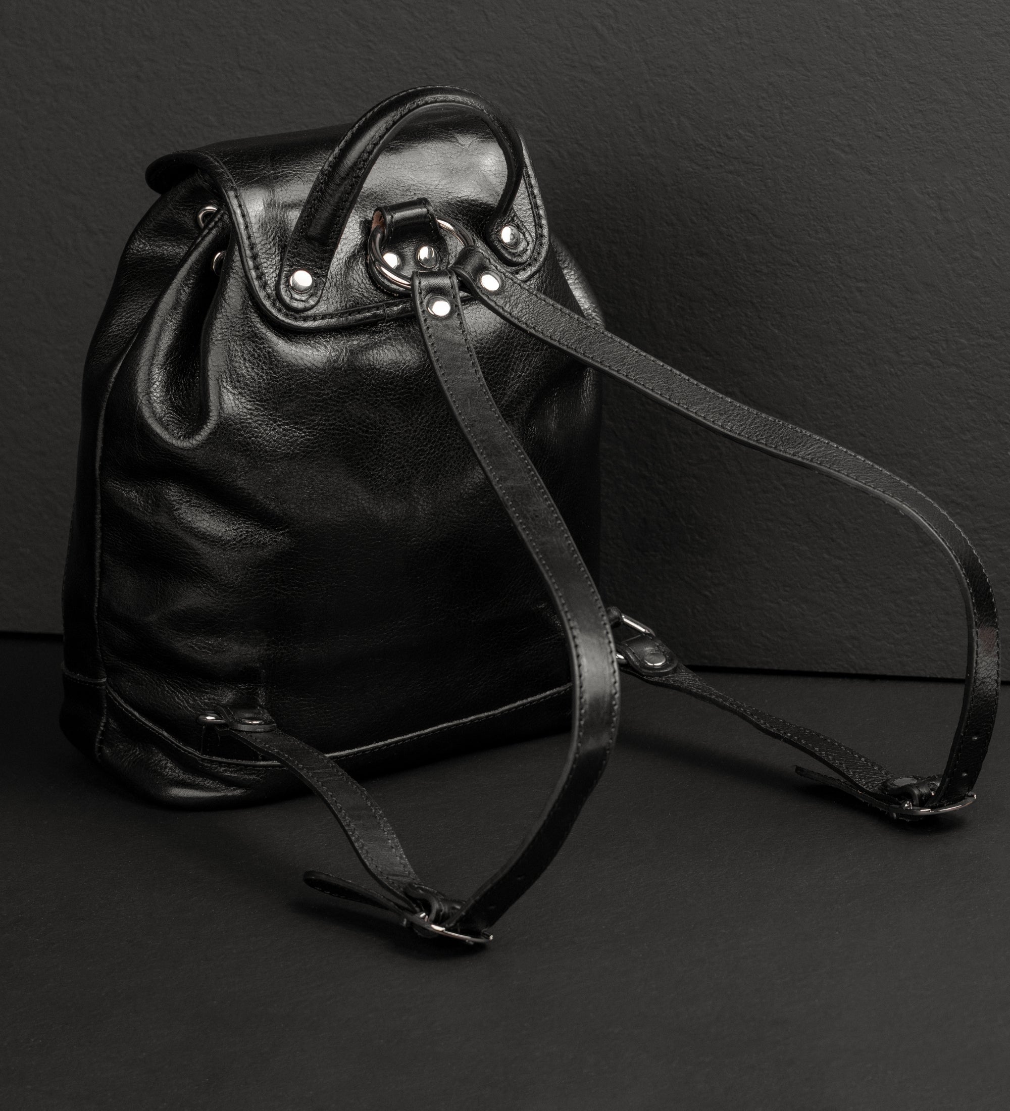Mochila de cuero para mujer: White Noise
