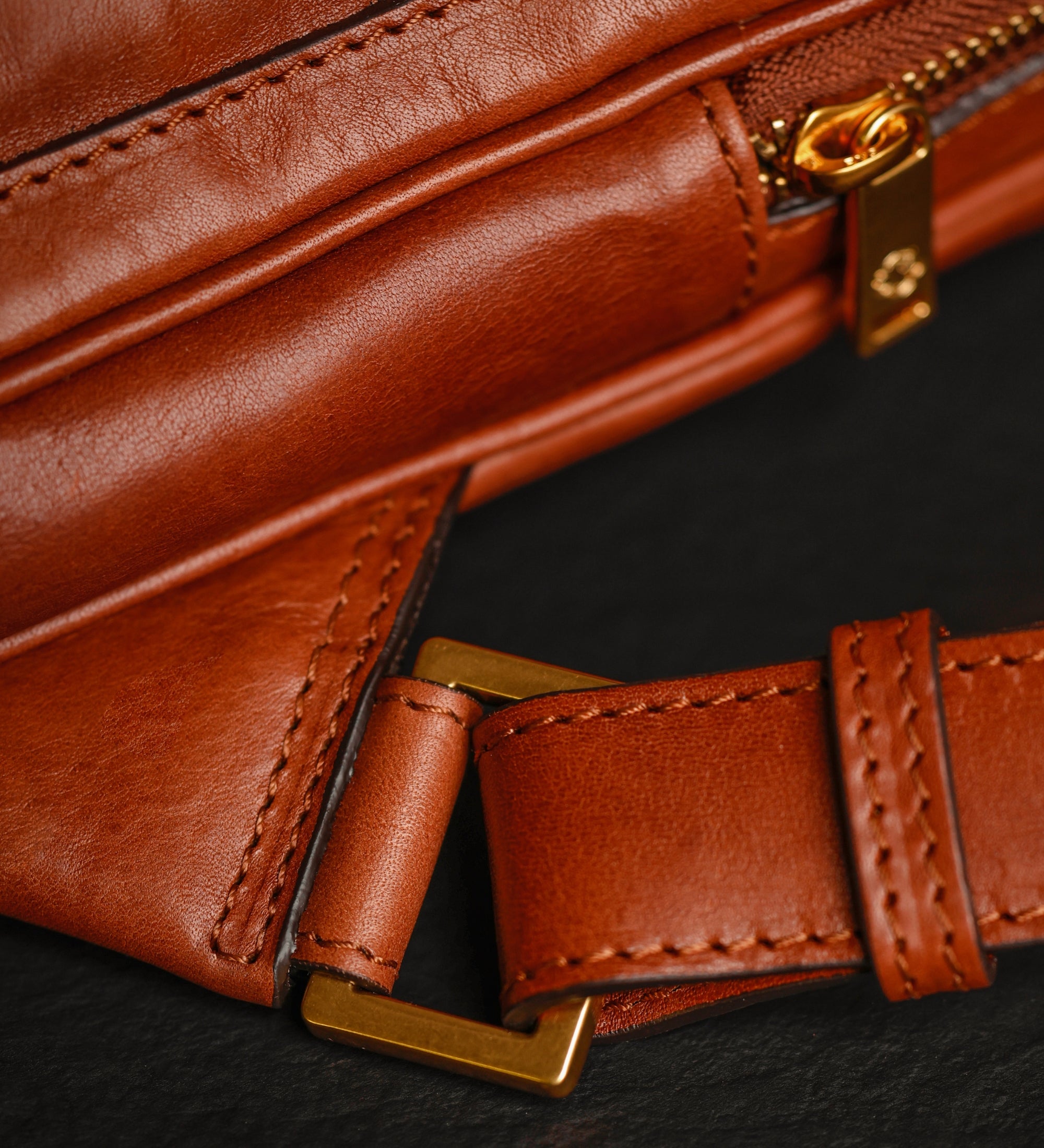 Sling bag de cuero: Catch-22