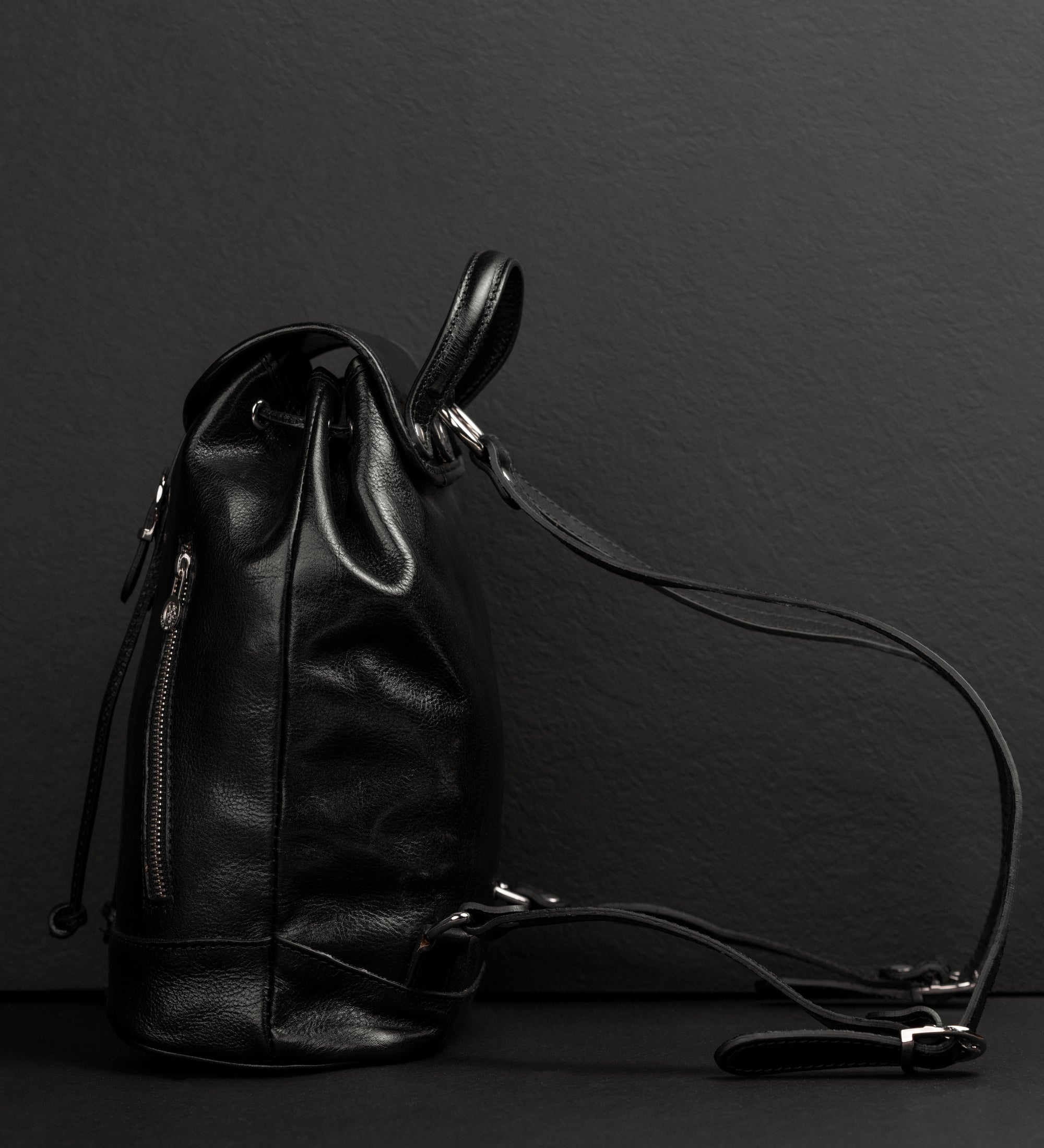 Mochila de cuero para mujer: White Noise