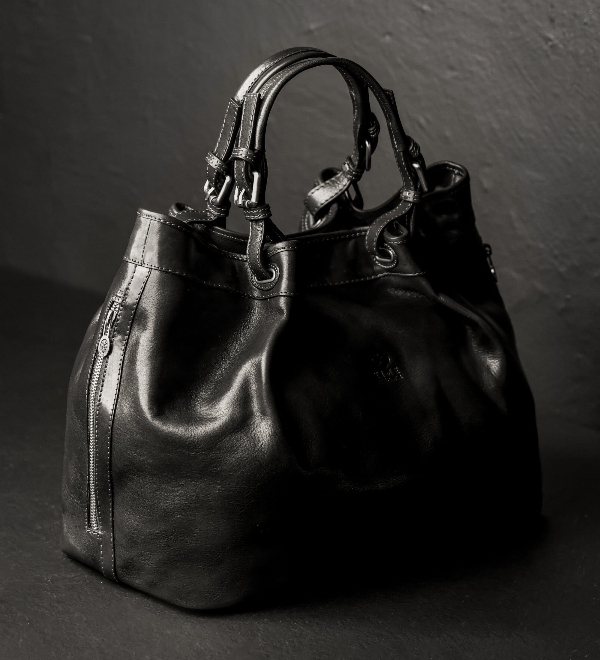 Bolso tote/bolso de mano de cuero para mujer: The Betrothed