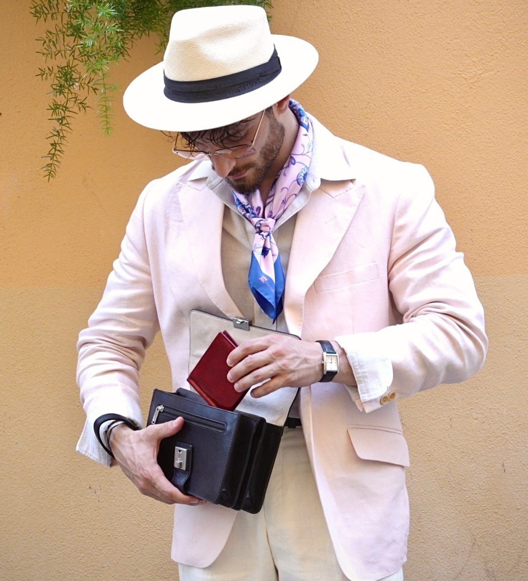 Cartera con Clip de Cuero - The Outsider