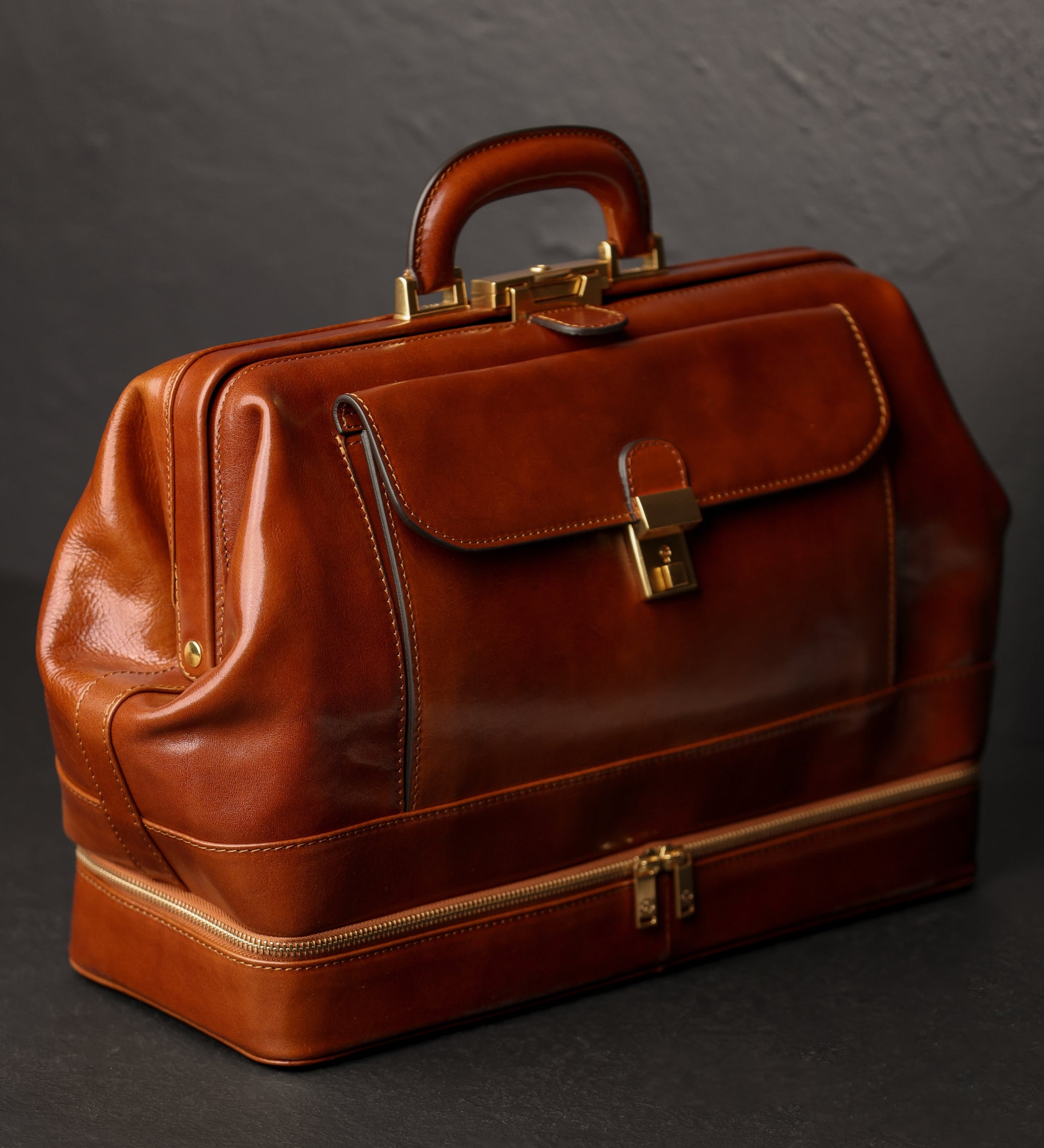 Bolso de médico de cuero italiano grande: The Master and Margarita