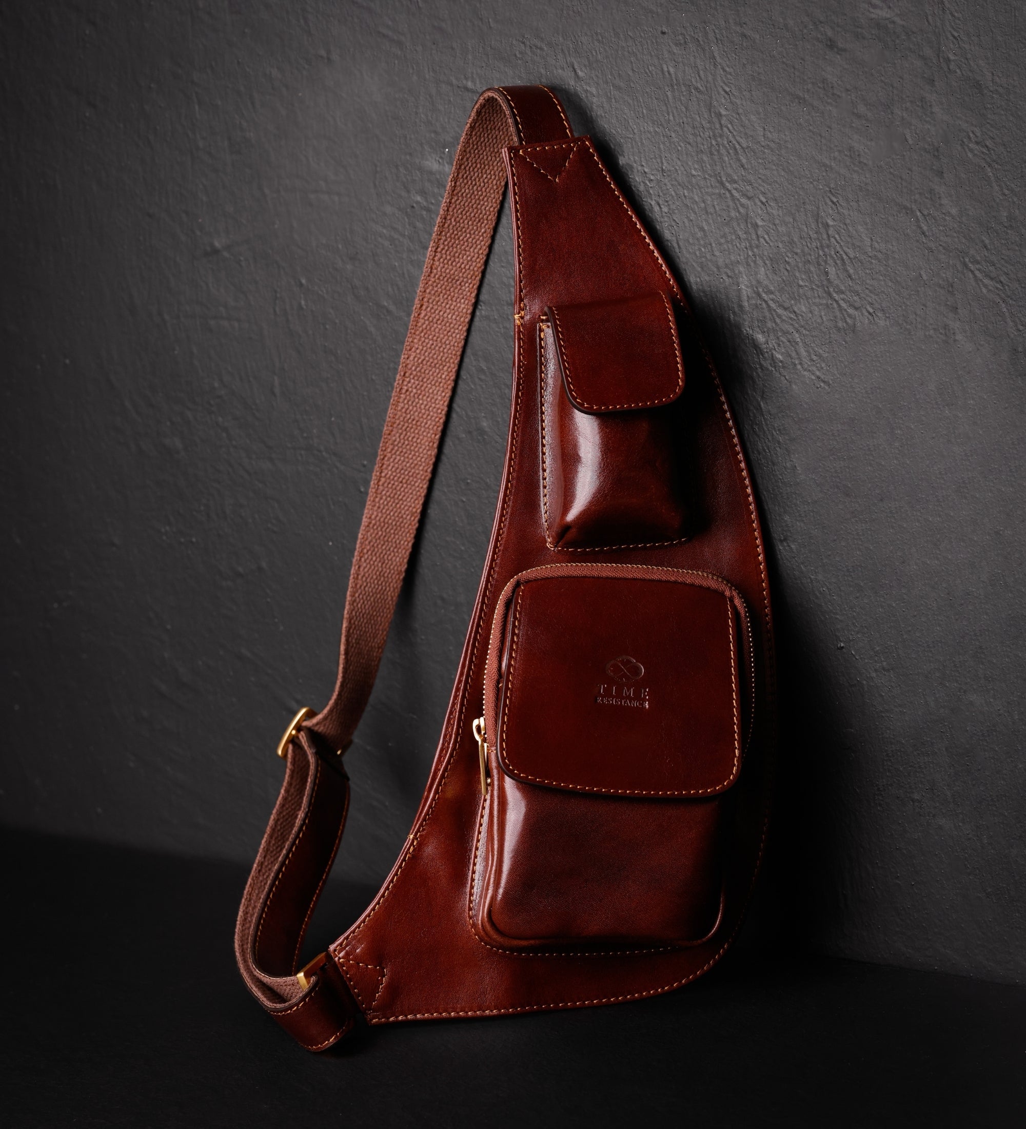 Bolso bandolera/sling bag de cuero: The Monk