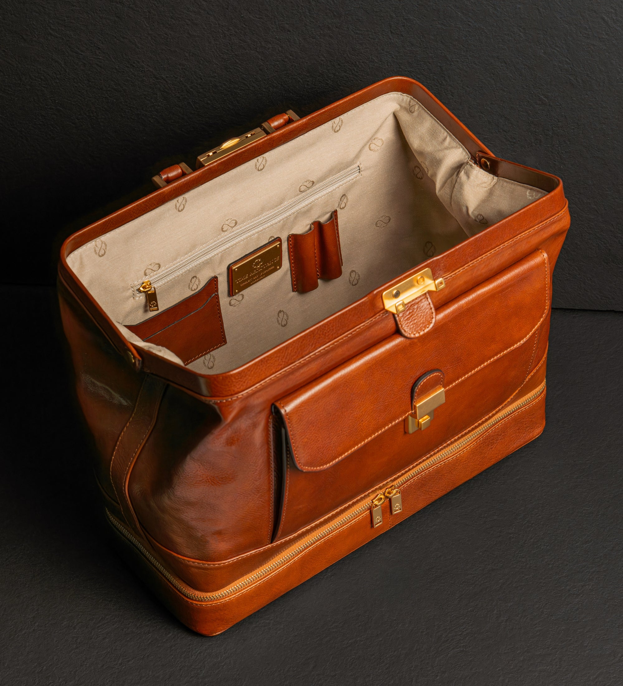 Bolso de médico de cuero italiano grande: The Master and Margarita