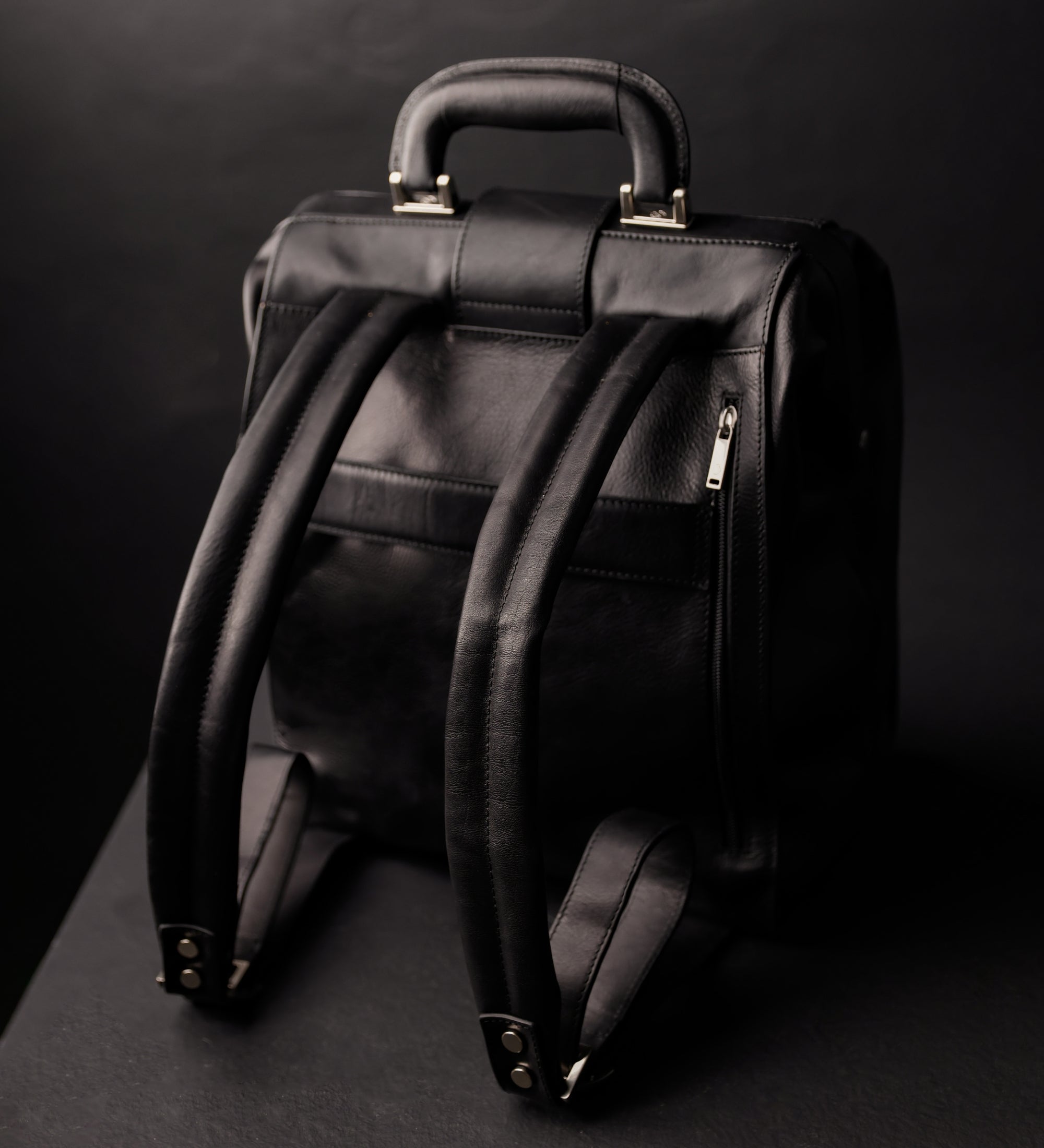 Mochila de cuero: A Brief Story of Time