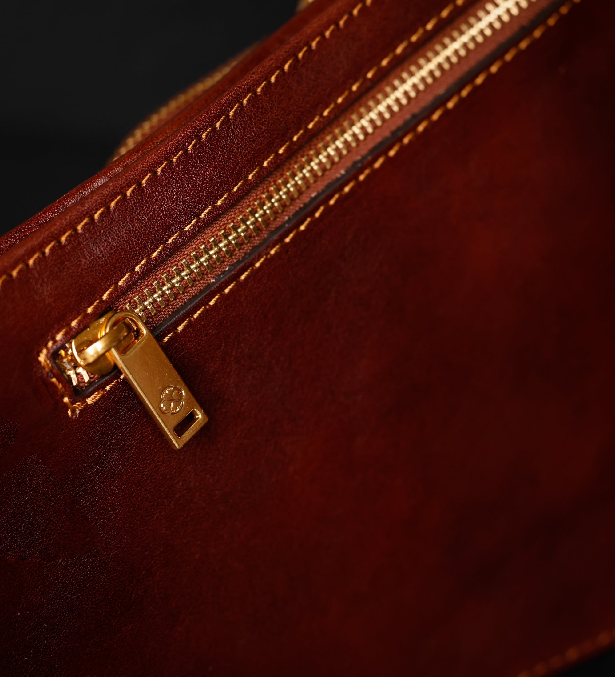 Bolso bandolera/sling bag de cuero: The Monk