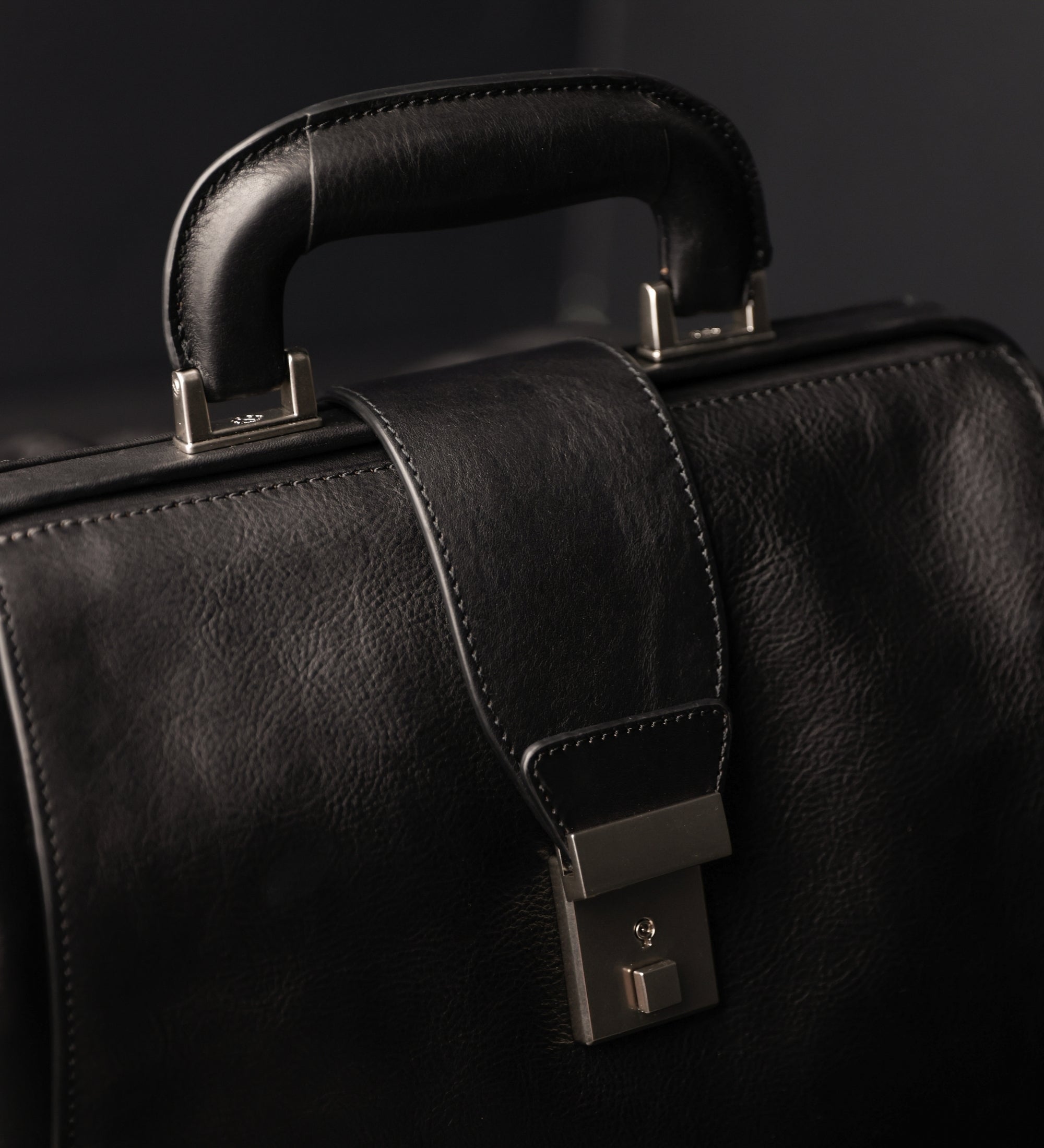 Mochila de cuero: A Brief Story of Time