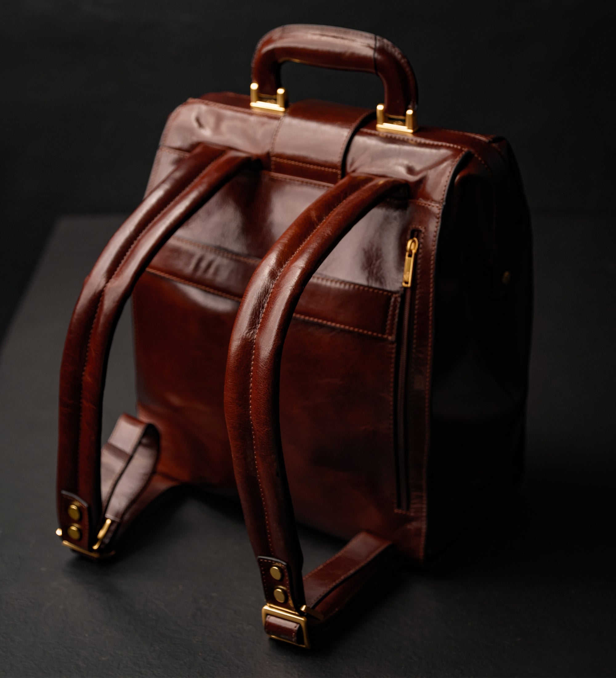 Mochila de cuero: A Brief Story of Time