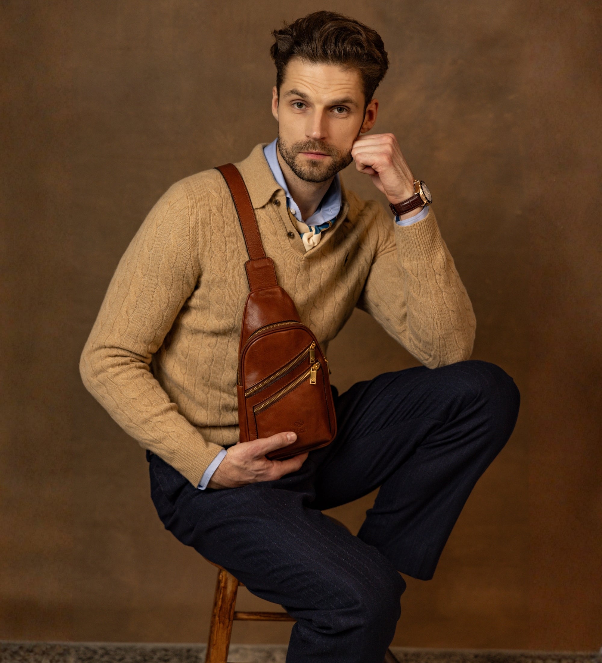 Sling bag de cuero: Catch-22