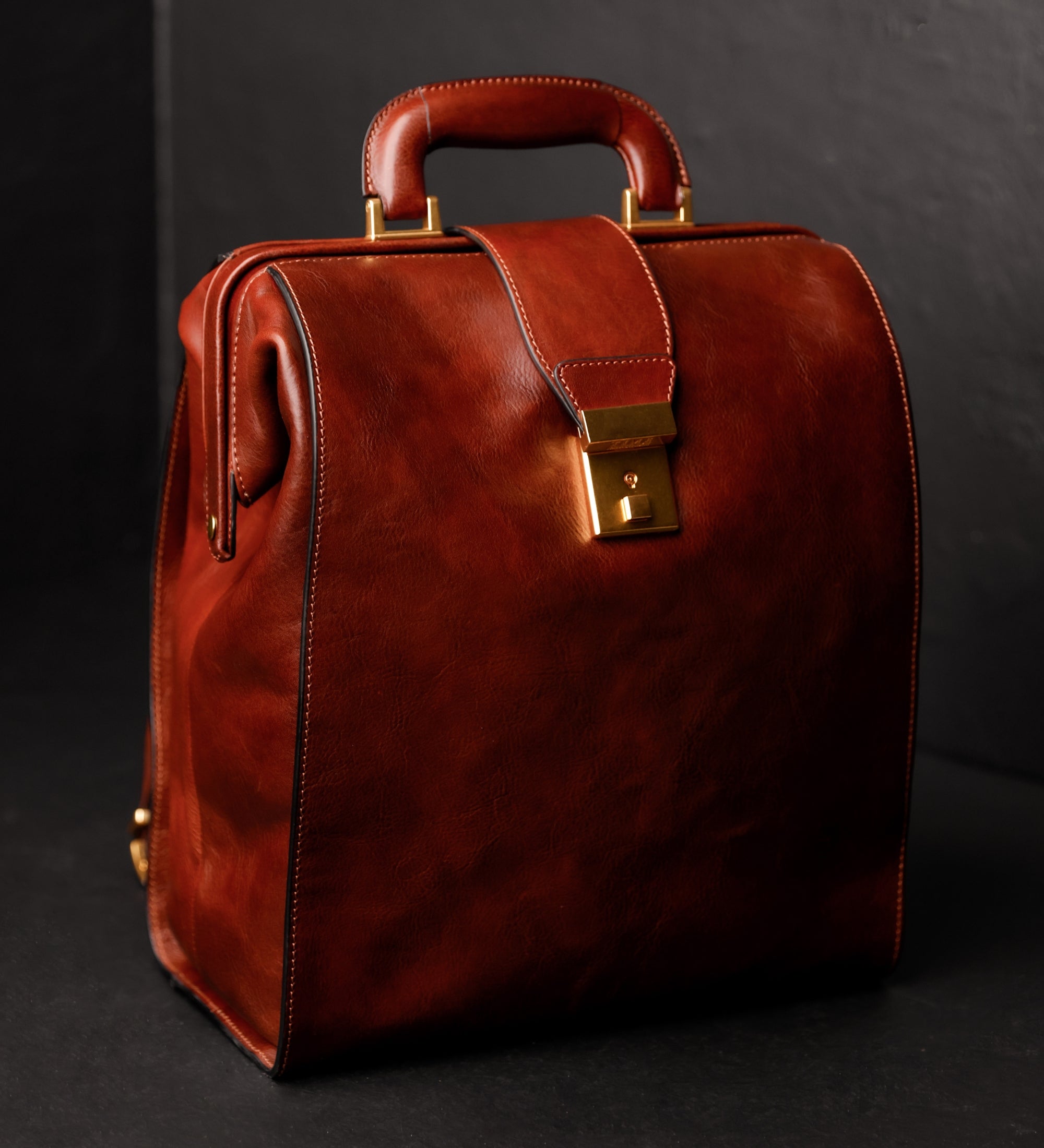 Mochila de cuero: A Brief Story of Time