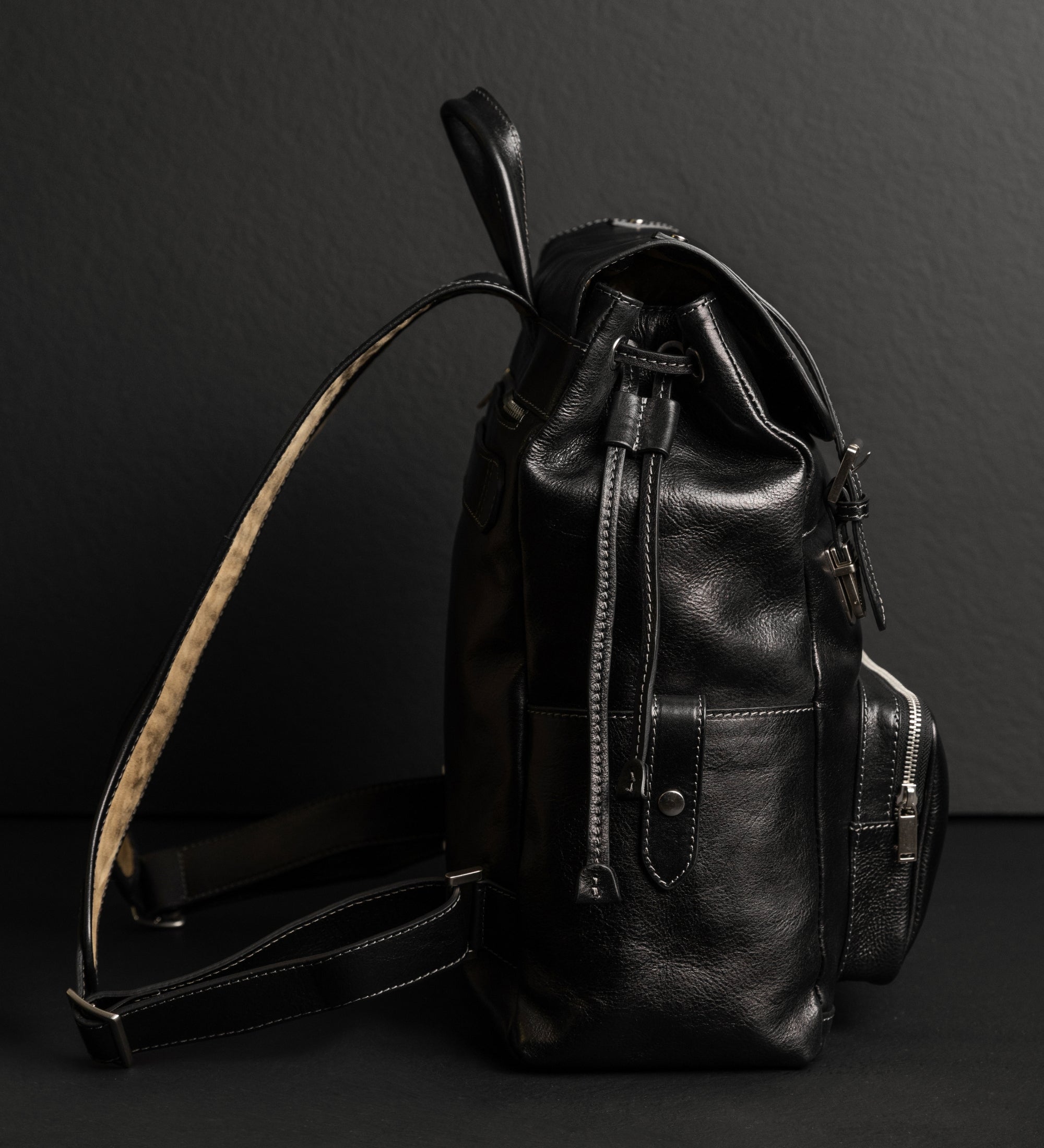 Mochila de cuero: The Good Earth