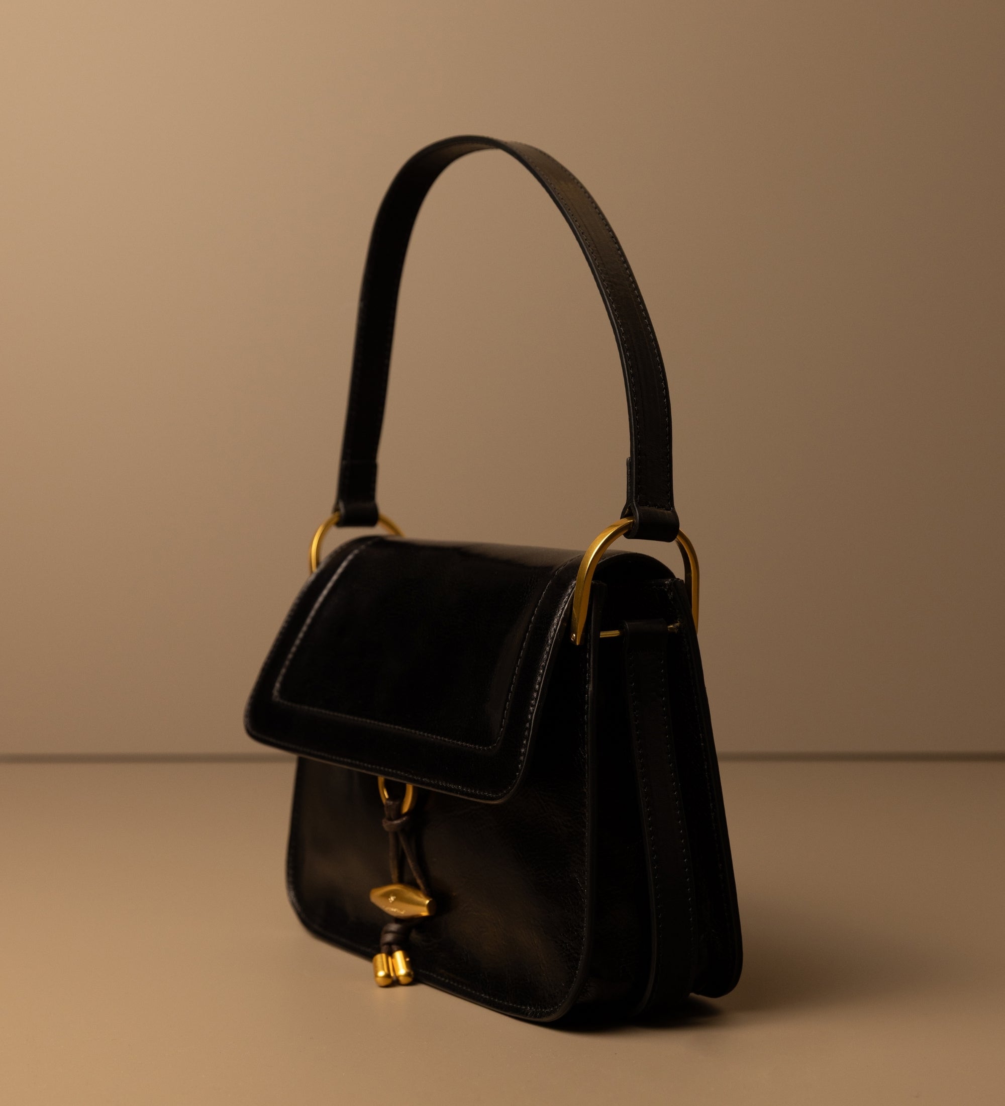 Bolso de cuero con solapa para mujer: Possession