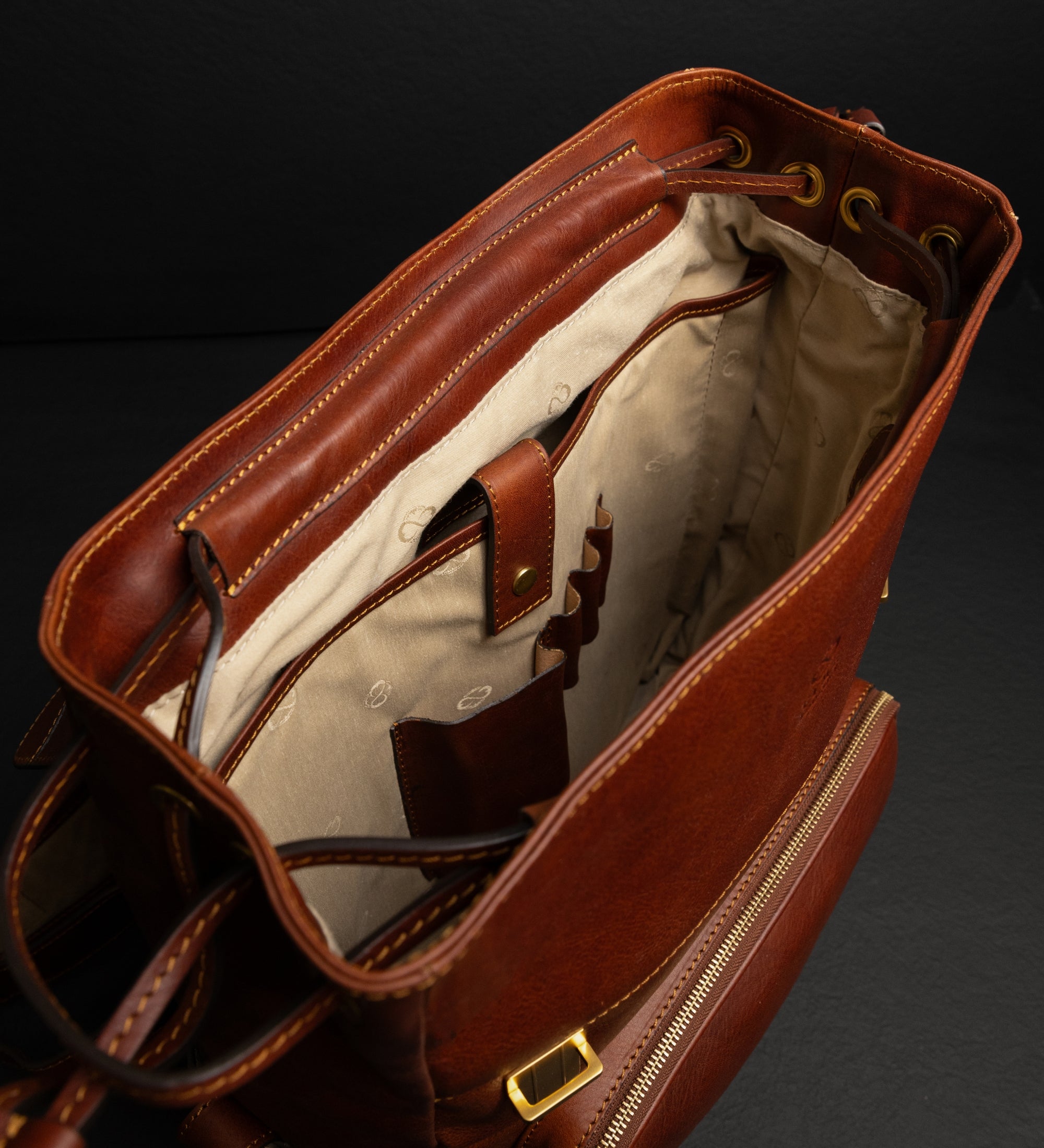 Mochila de cuero: The Good Earth