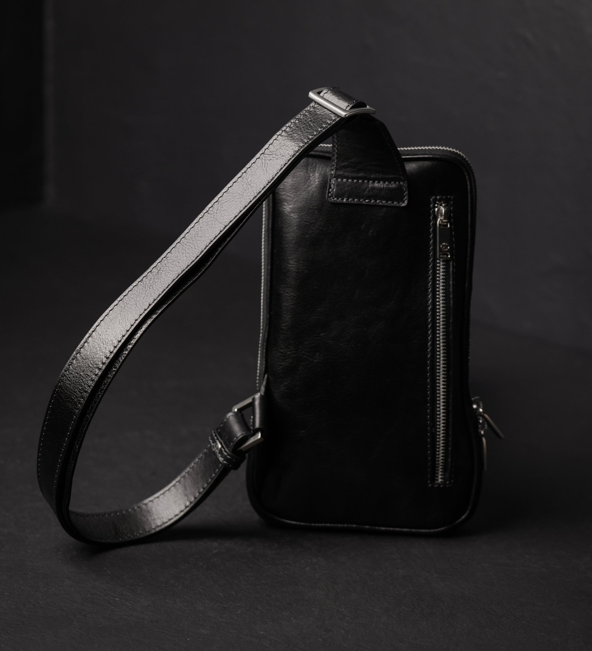 Riñonera cruzada/sling bag de cuero: Kim