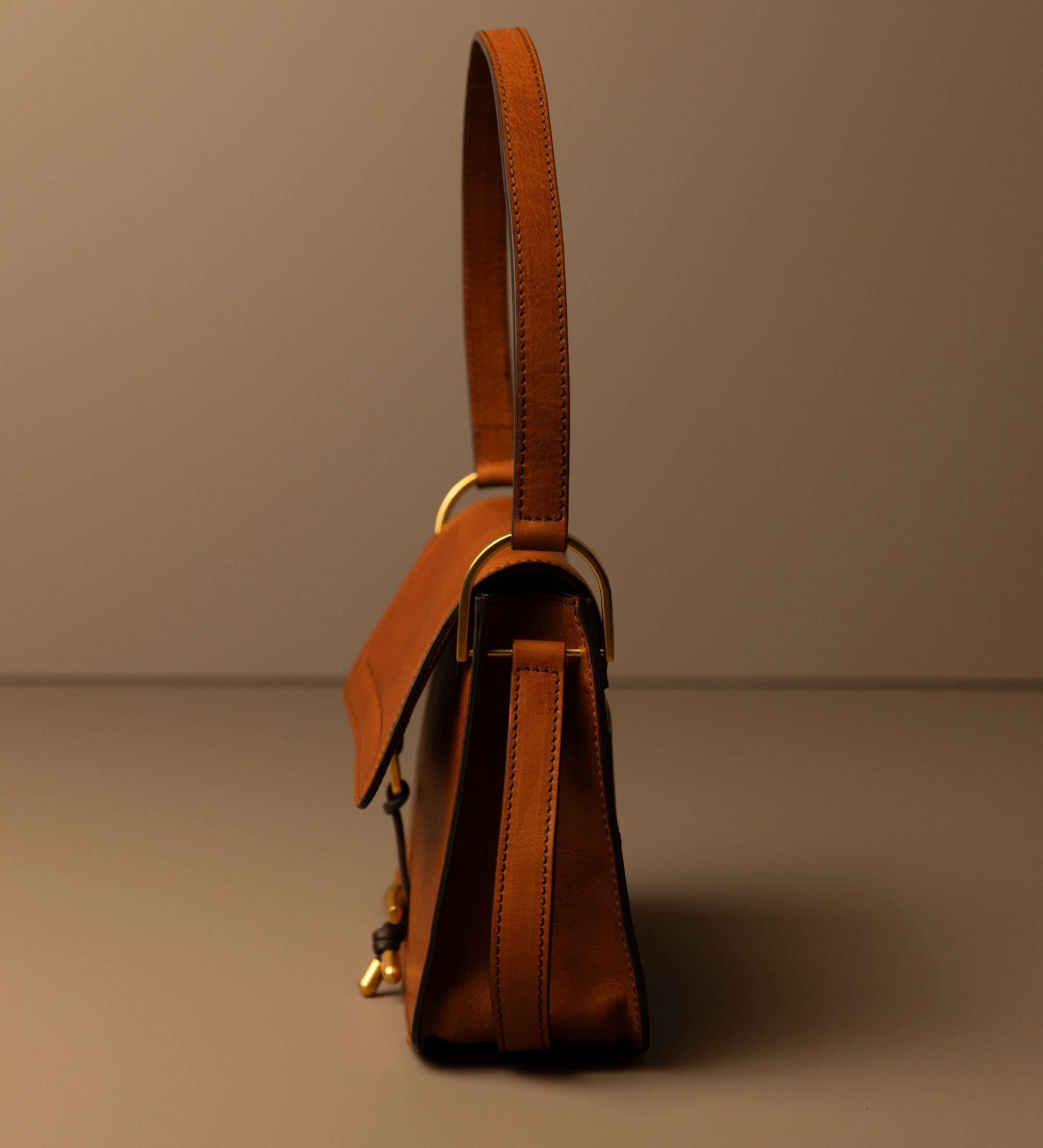 Bolso de cuero con solapa para mujer: Possession