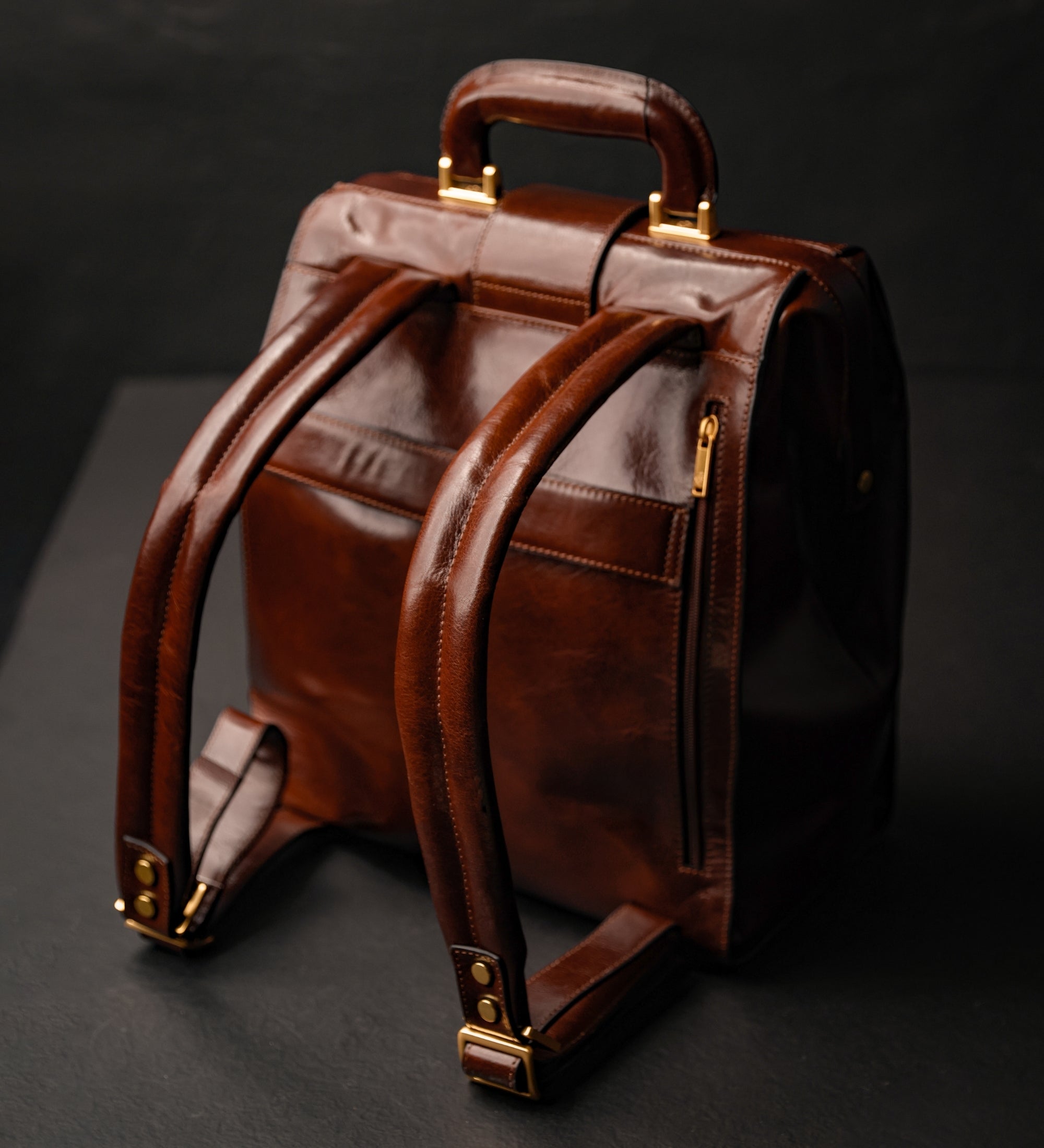 Mochila de cuero: A Brief Story of Time