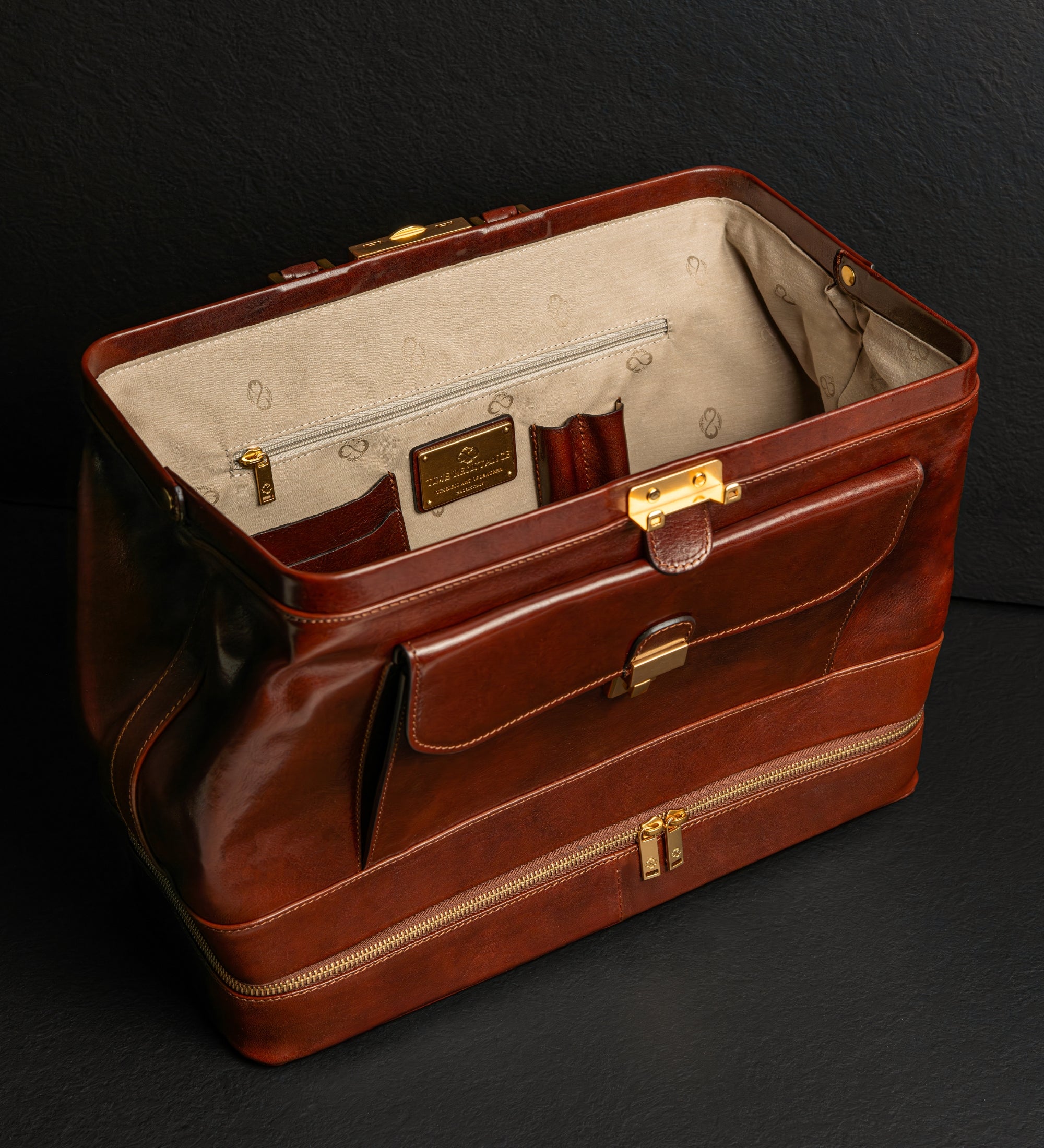 Bolso de médico de cuero italiano grande: The Master and Margarita