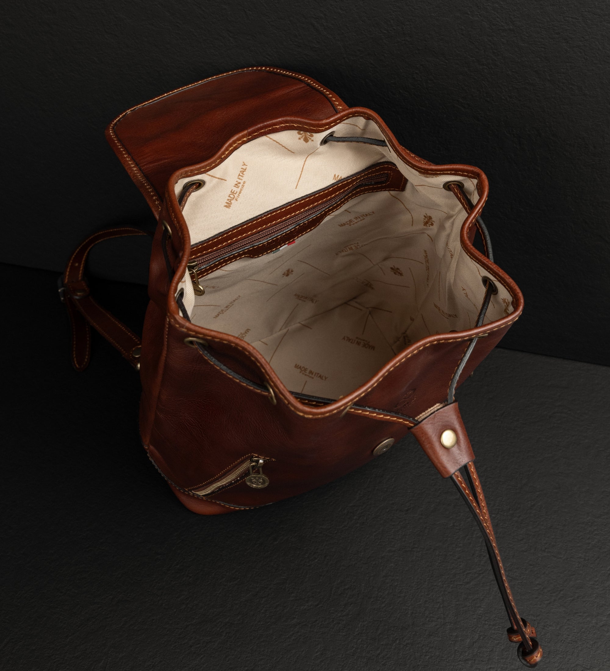 Mochila de cuero para mujer: White Noise