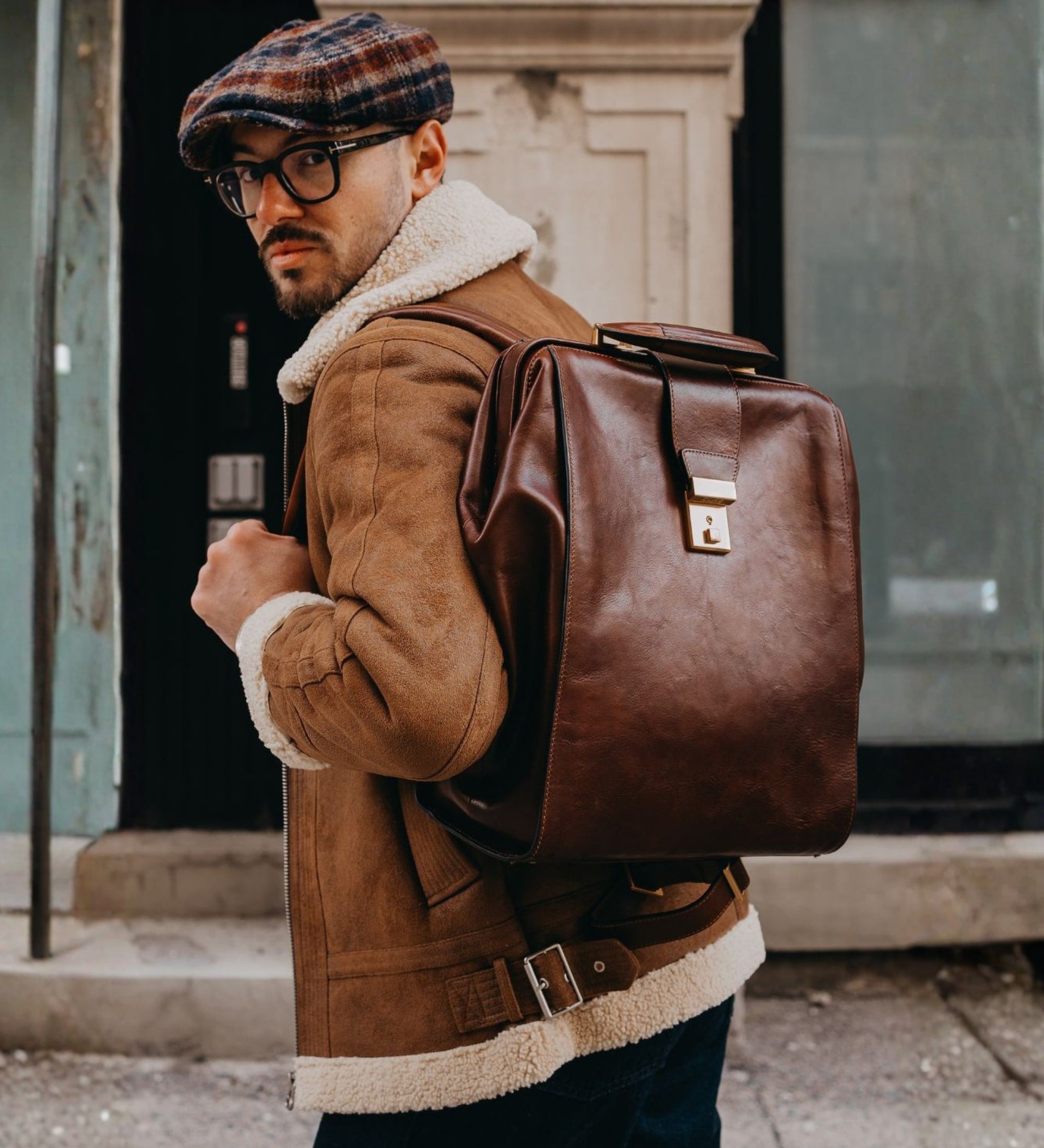 Mochila de cuero: A Brief Story of Time