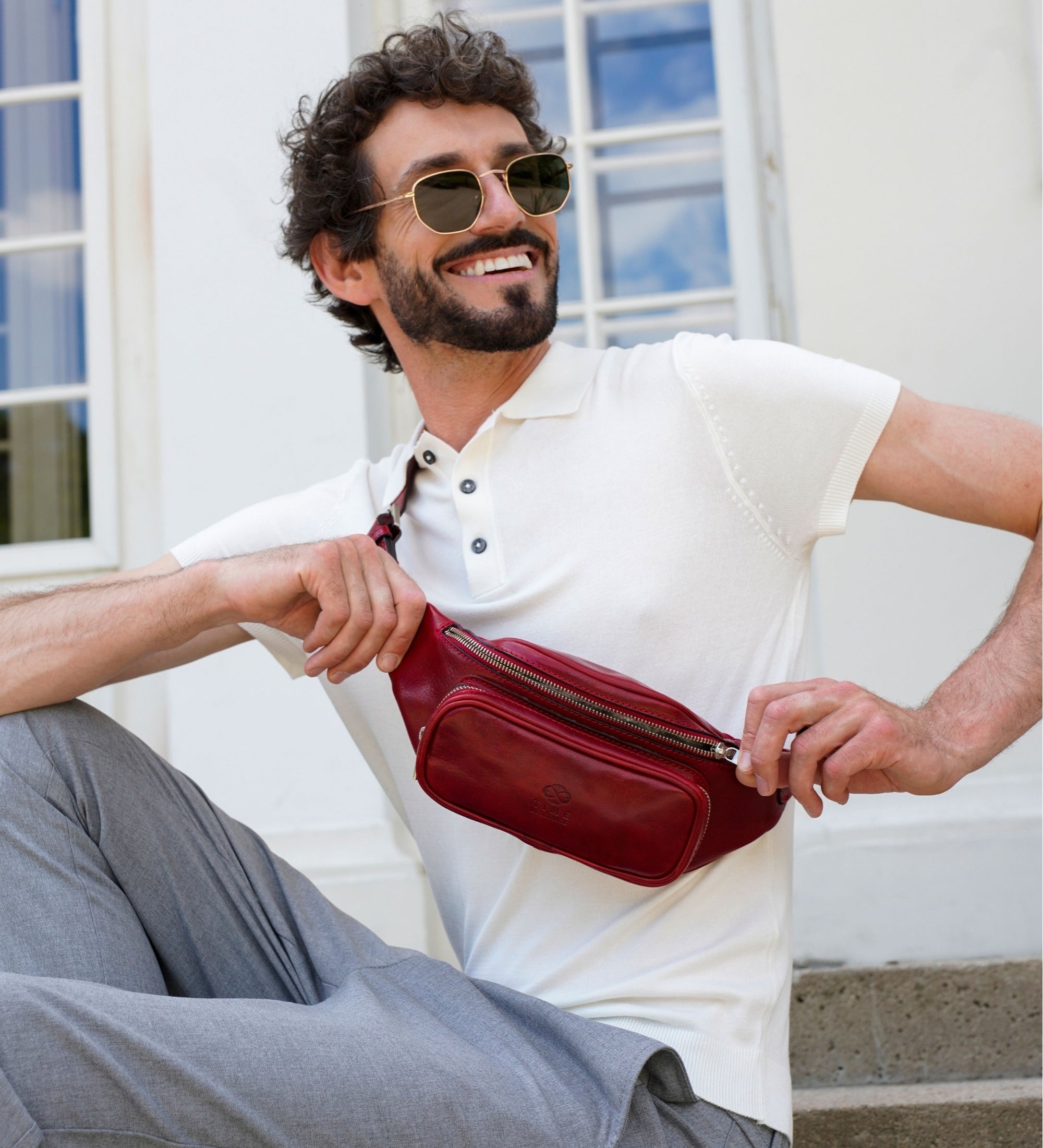 Riñonera/sling bag de cuero: Independent People
